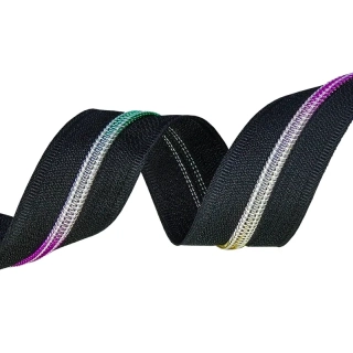 Zip v metráži -5mm- černý s duhovými zoubky