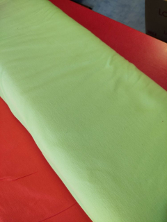 Elastický úplet světle zelený