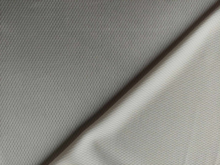 Sportovní úplet smetanový vzor